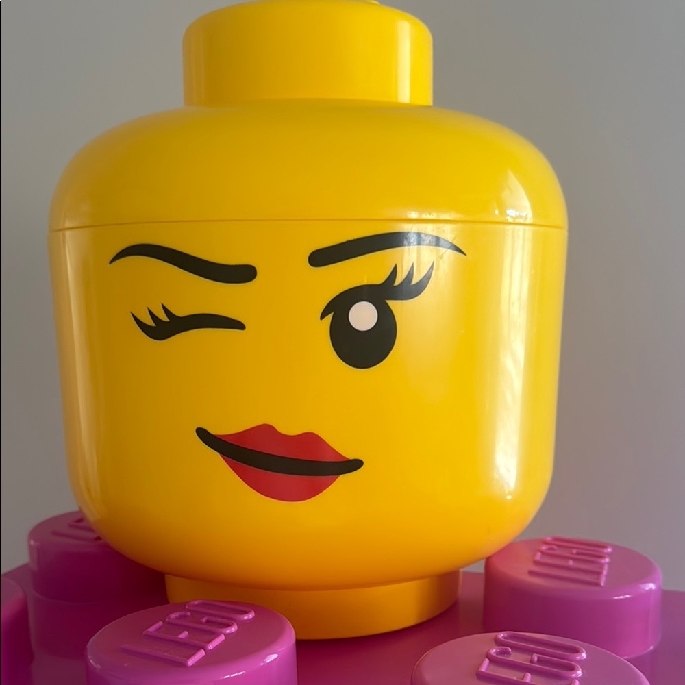 Lego Yellow and Red Building Set Minifigure Head